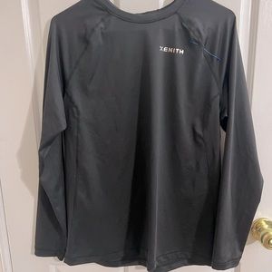 Men’s Xenith shirt. Size XL. Black.